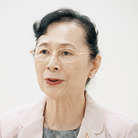 遠藤登喜子 氏